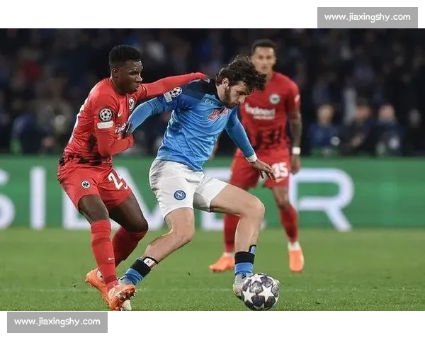 利物浦与那不勒斯激战正酣 双方势均力敌展开巅峰对决