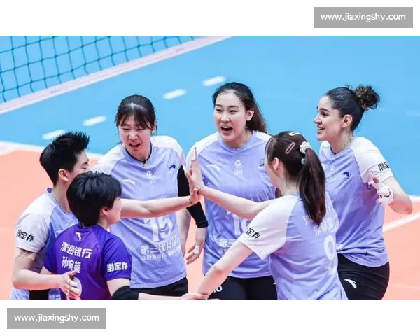 女排联赛焦点战江苏对决上海强强碰撞引爆赛场激情新老阵容较量争夺榜首主动权