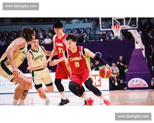 中国男篮迎战俄罗斯鏖战赛场 激发团队潜力与战略比拼 中国男篮迎战俄罗斯鏖战赛场 激发团队潜力与战略比拼
